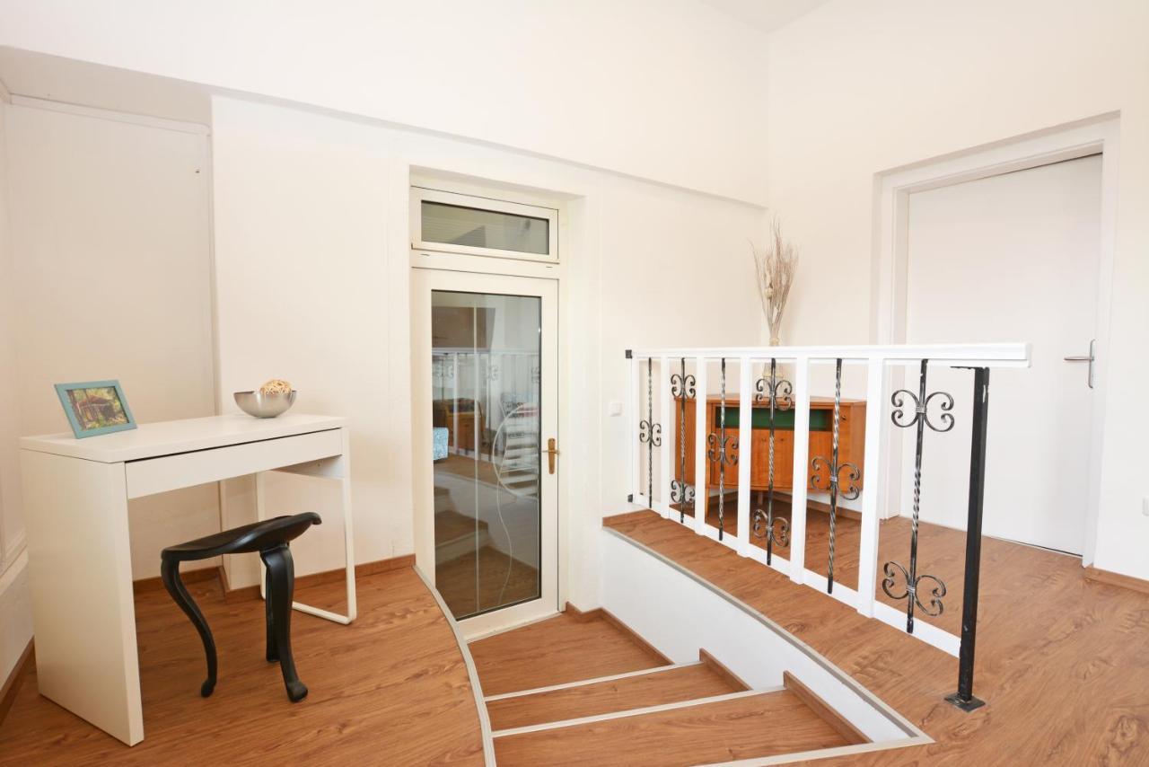 Alpenblick - Modernes Und Grosszuegiges Apartment Филлах Экстерьер фото
